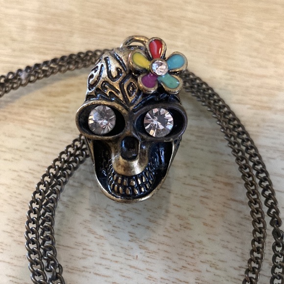 Fun Dia de los Muertos skull necklace sparkly rhinestone eyes - Picture 2 of 5